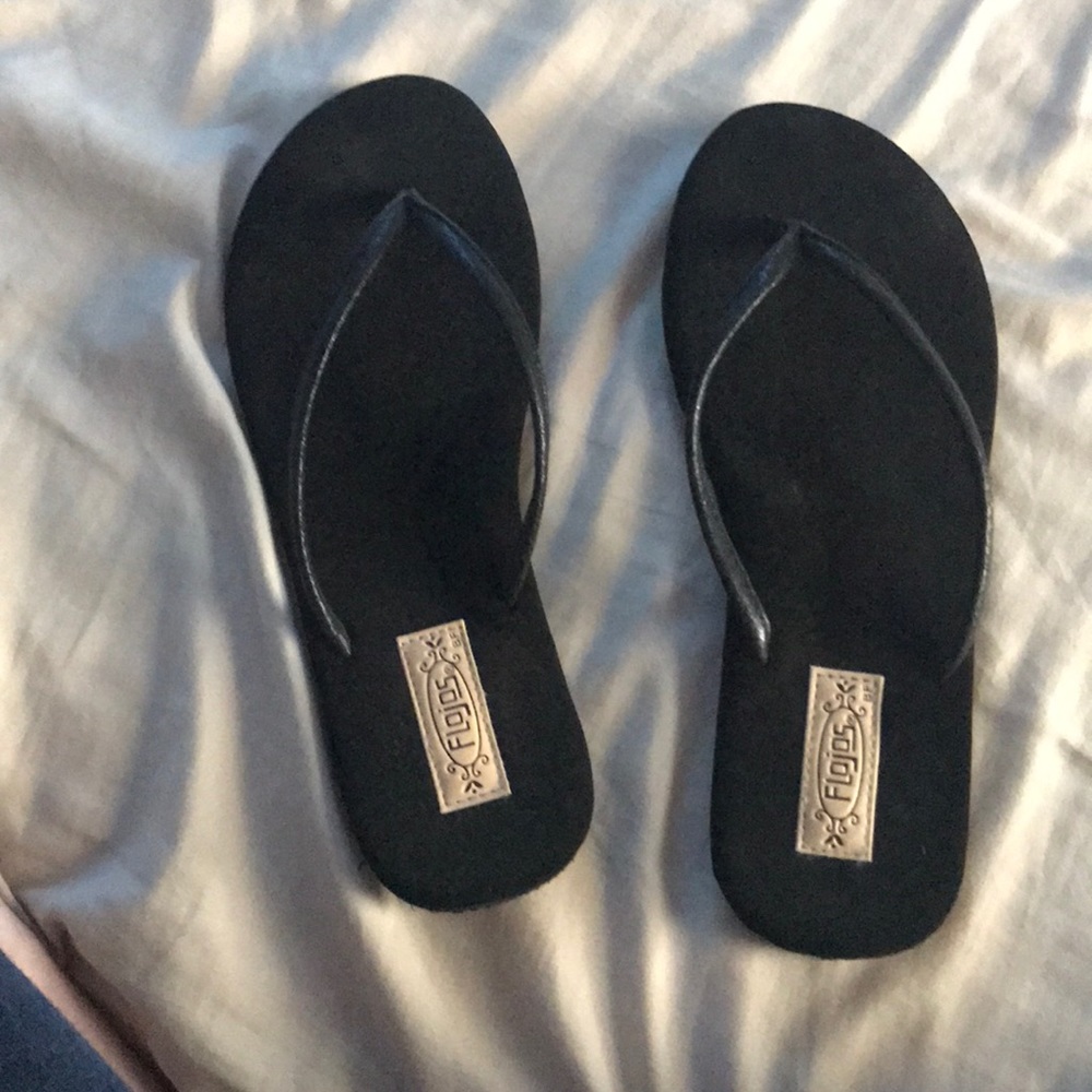 Black flip-flops